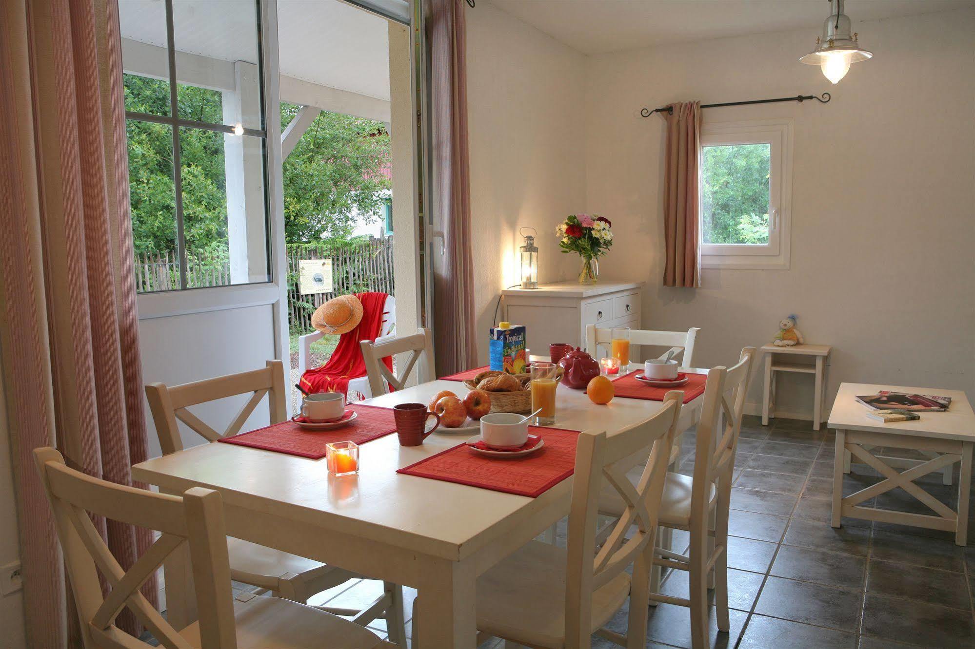 Residence Nemea Les Rives De Saint Brice Ares Dış mekan fotoğraf