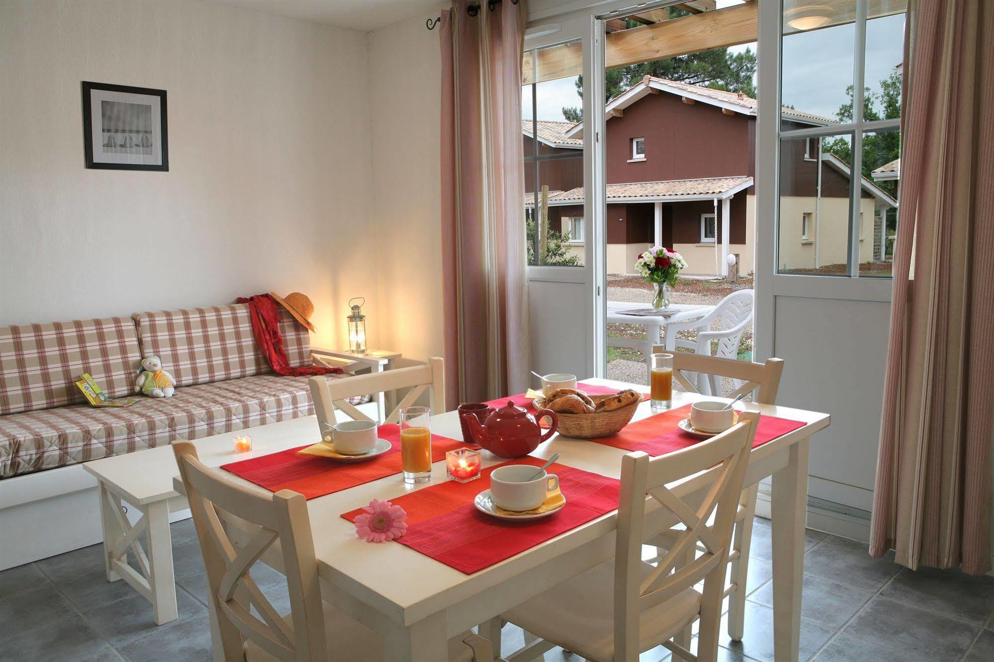 Residence Nemea Les Rives De Saint Brice Ares Dış mekan fotoğraf
