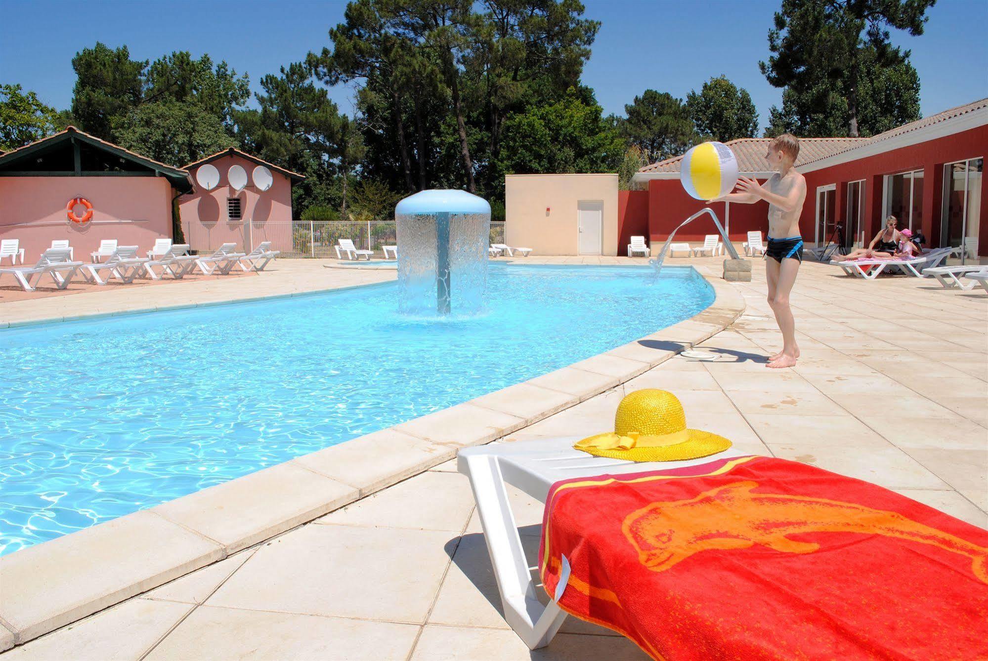 Residence Nemea Les Rives De Saint Brice Ares Dış mekan fotoğraf