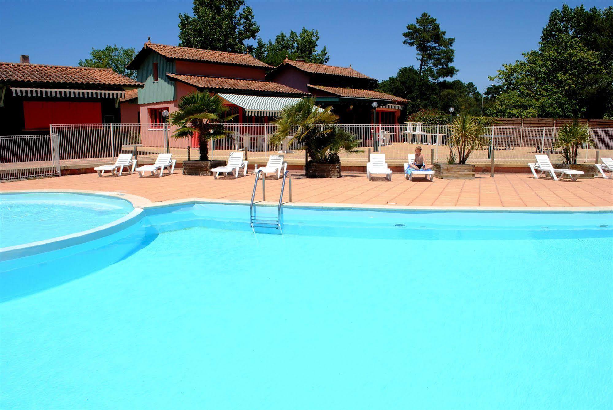 Residence Nemea Les Rives De Saint Brice Ares Dış mekan fotoğraf