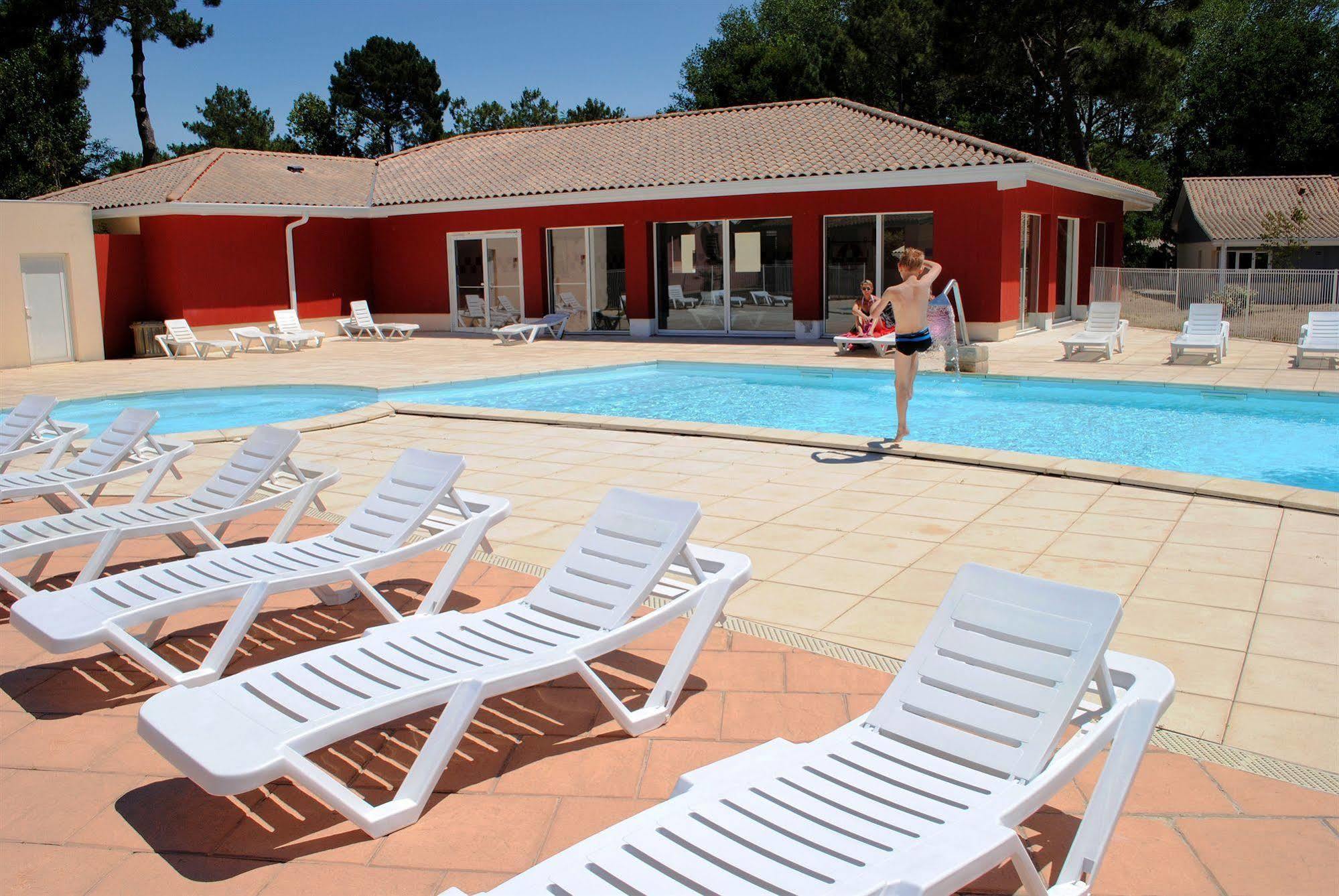 Residence Nemea Les Rives De Saint Brice Ares Dış mekan fotoğraf