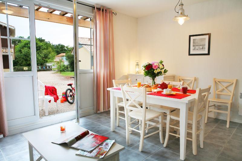 Residence Nemea Les Rives De Saint Brice Ares Dış mekan fotoğraf